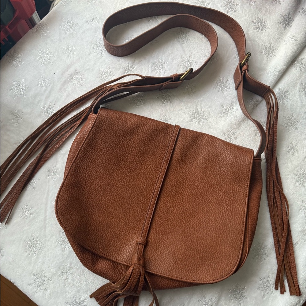 Express Tan Leather Shoulder Bag